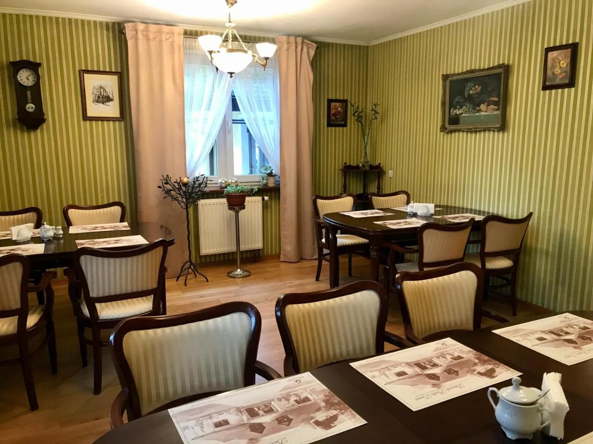 Dworek Biala Dama Nieborów Esterno foto