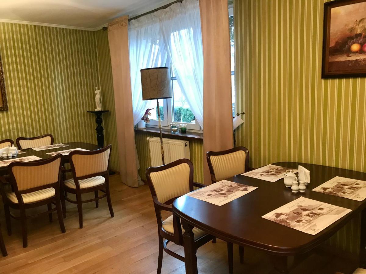 Dworek Biala Dama Nieborów Esterno foto