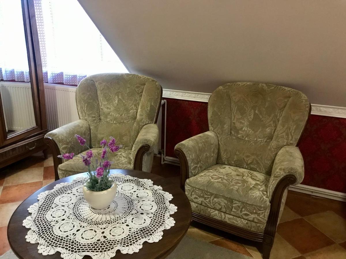 Dworek Biala Dama Nieborów Esterno foto