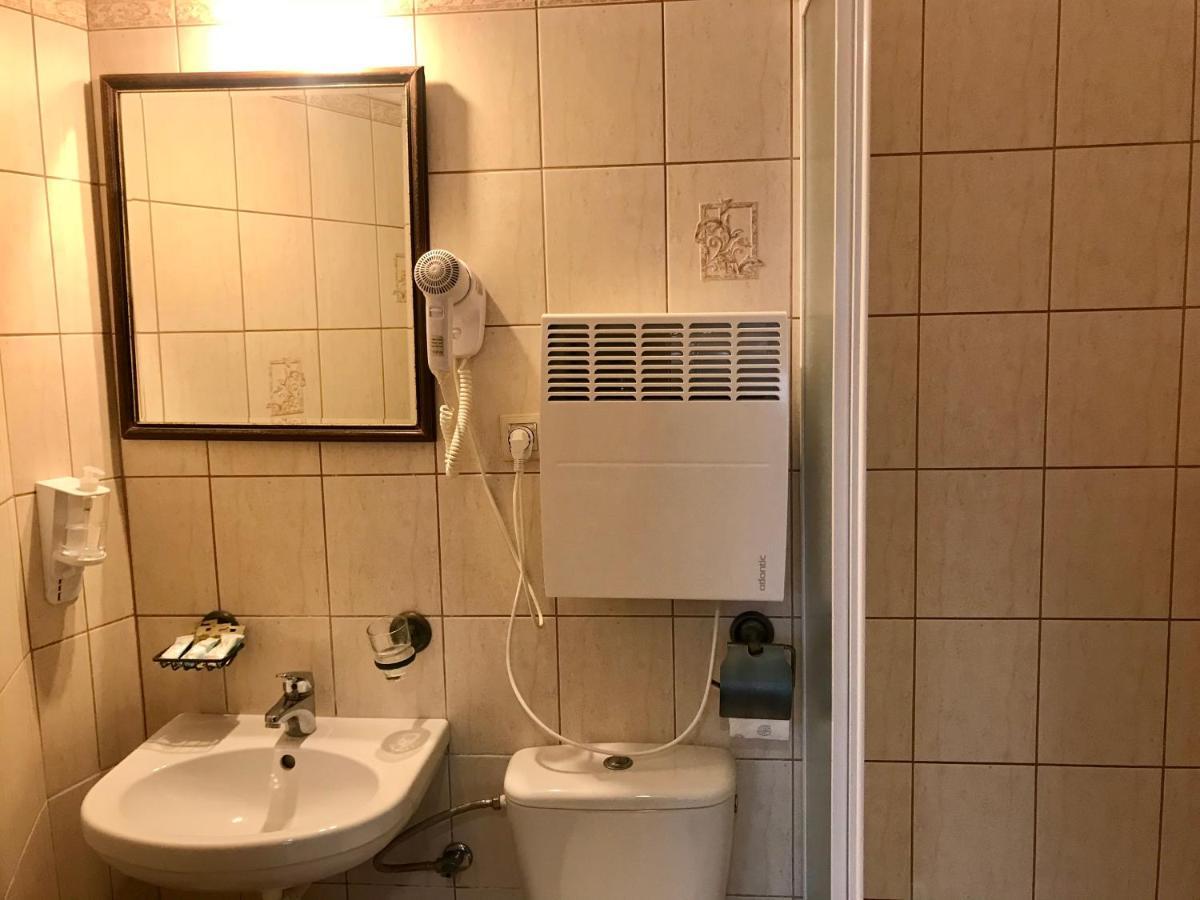 Dworek Biala Dama Nieborów Esterno foto