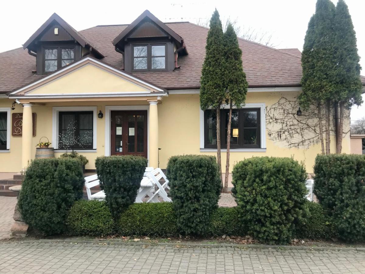 Dworek Biala Dama Nieborów Esterno foto
