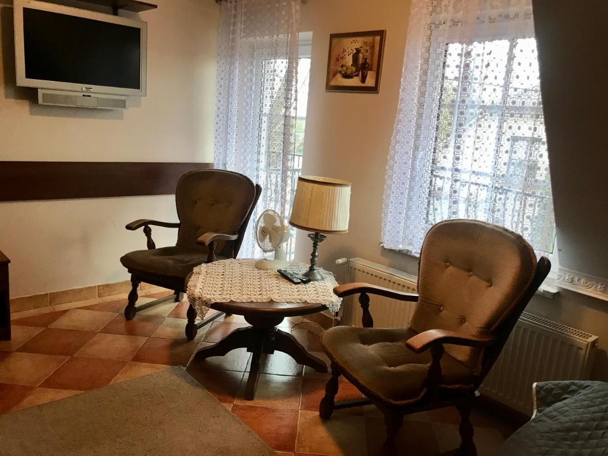 Dworek Biala Dama Nieborów Esterno foto